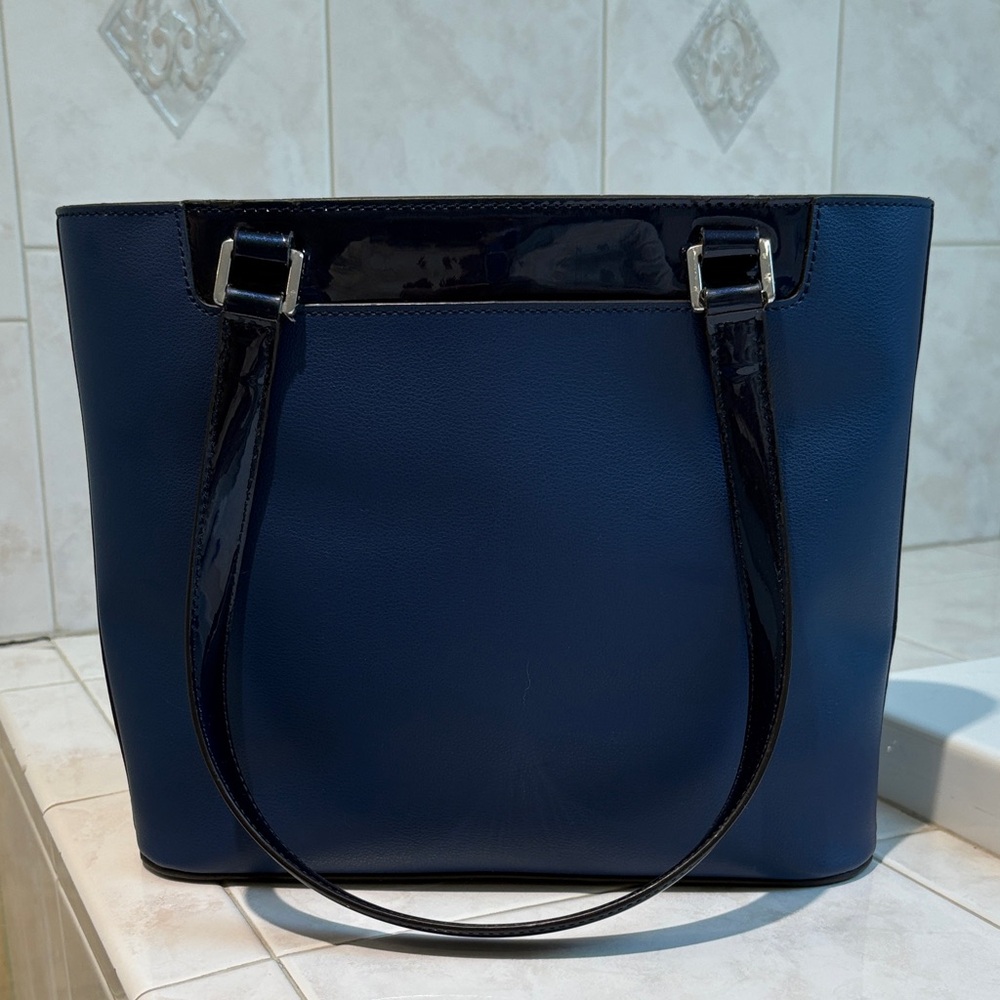 Calvin Klein Elegant Man-made Leather Navy Blue and Patent Navy Tote Bag